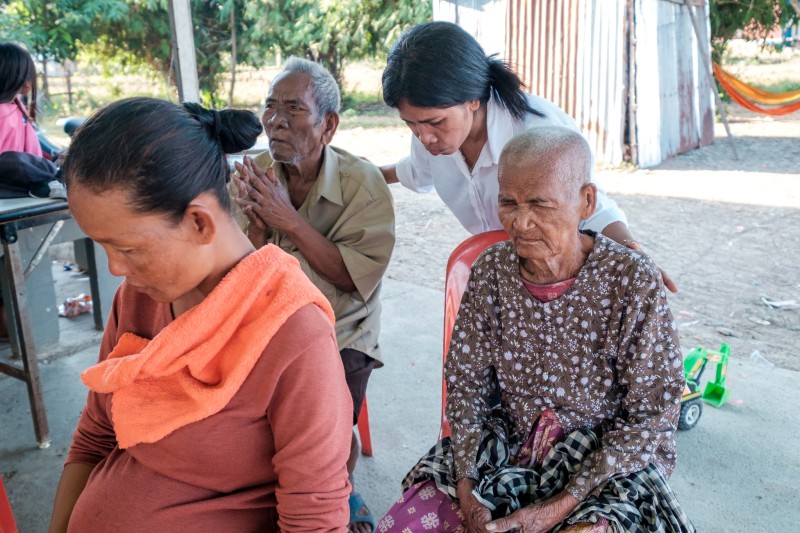 Baptism ceremony Shared Love Srisophon Evangelism Center, Cambodia 03