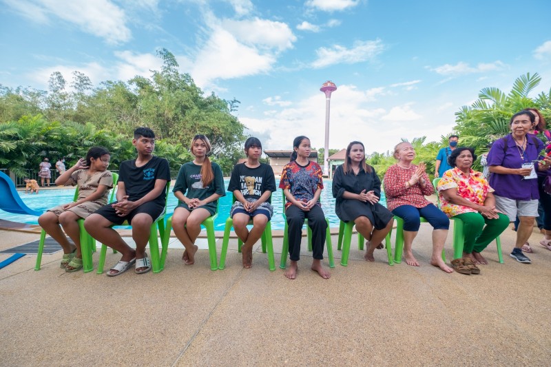 Those who have received baptism at the “Super Power” Family Camp 01