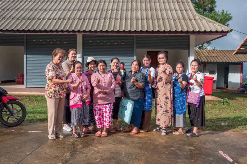 The Women's Committee of Vision Thailand Christian Fellowship visited female God’s servants, pastors, and the churches in the Northern Region. 15